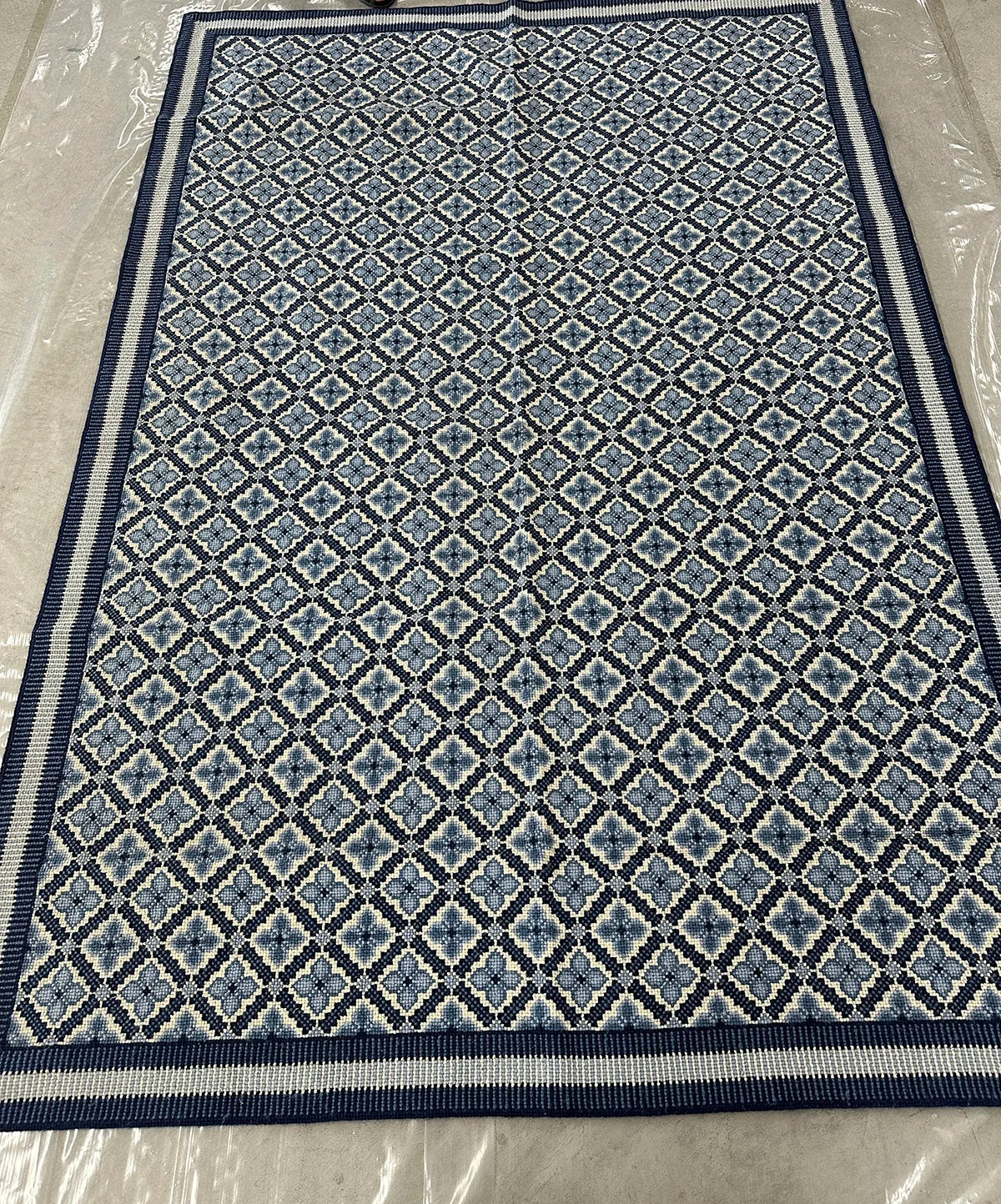 Delft - Blue - 5'9x8'6