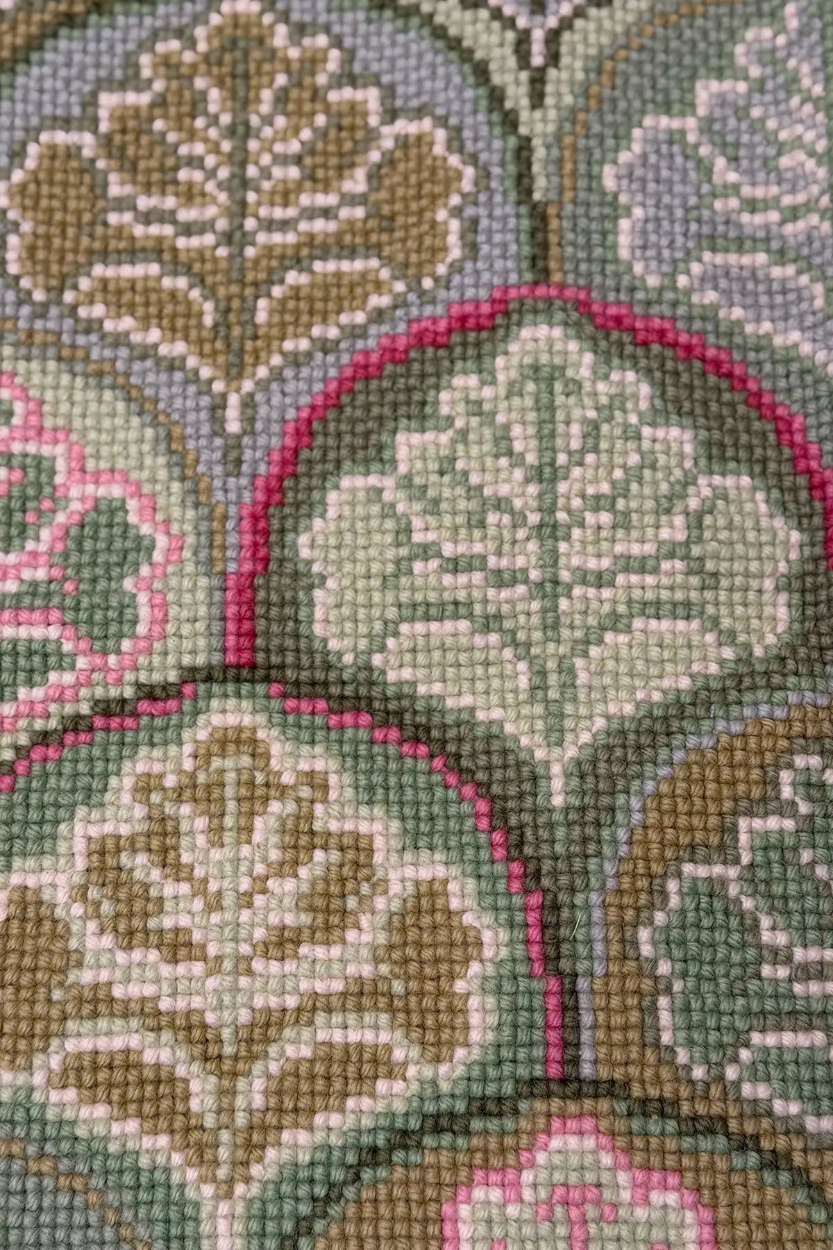 Majolica - Green & Pink - 6x8'6